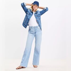 NWT Mid Rise Relaxed Straight Jeans in Mid Wash Demin